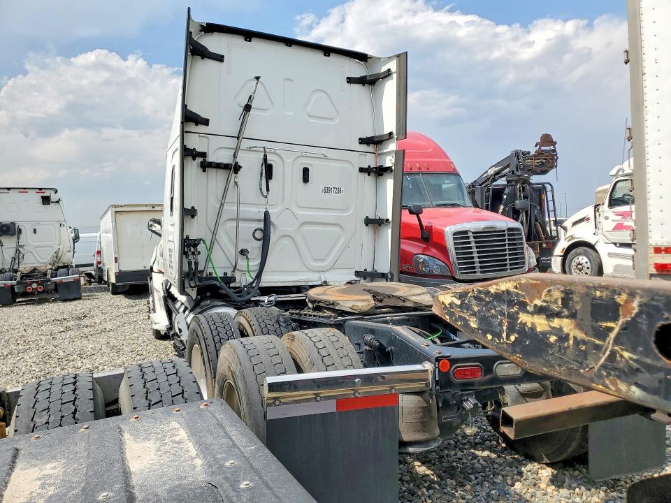 63917236 :رقم المزاد ، 3AKJHHDR1MSMA6399 vin ، 2021 Freightliner Cascadia 126 مزاد بيع