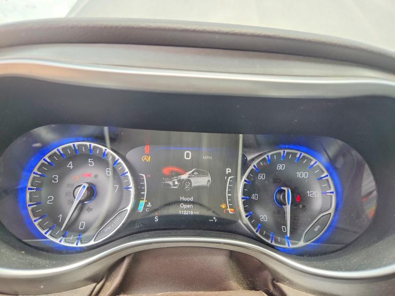 63167596 :رقم المزاد ، 2C4RC1EG8JR252399 vin ، 2018 Chrysler Pacifica مزاد بيع