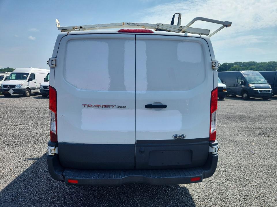 Продаж на аукціоні авто 2020 Ford Transit, vin: 1FTBR1Y8XLKA27598, номер лоту: 63121676