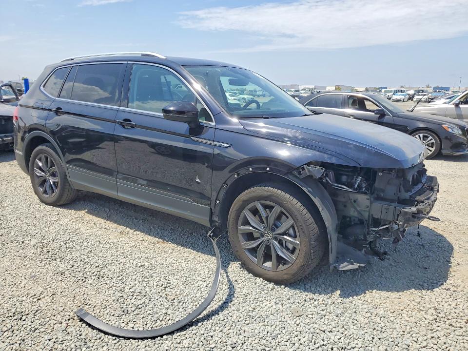 63716326 :رقم المزاد ، 3VV3B7AX3NM091959 vin ، 2022 Volkswagen Tiguan مزاد بيع