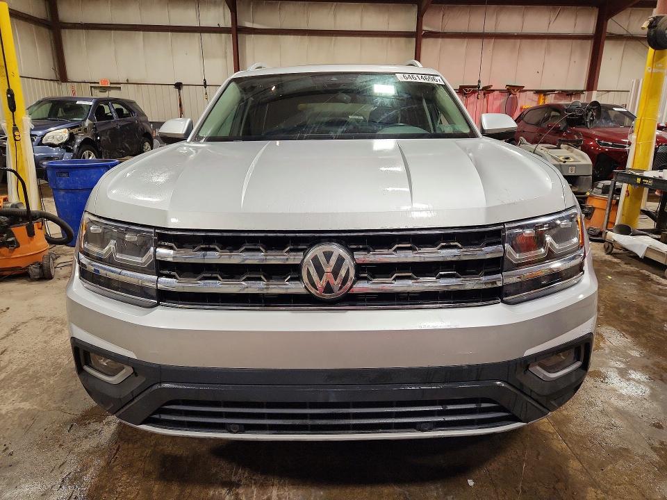 64614696 :رقم المزاد ، 1V2MR2CA4JC502158 vin ، 2018 Volkswagen Atlas مزاد بيع