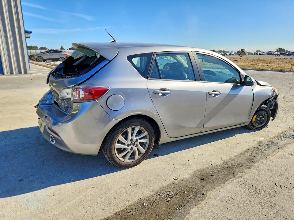66609126 :رقم المزاد ، JM1BL1MP8D1831999 vin ، 2013 Mazda 3 مزاد بيع
