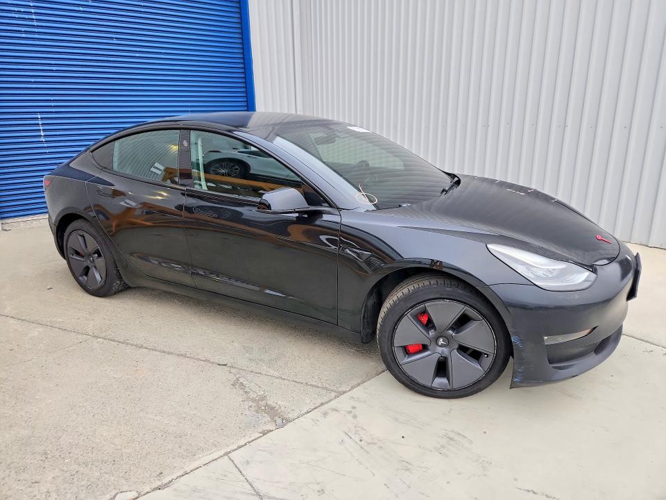 63189876 :رقم المزاد ، 5YJ3E1EB3NF258696 vin ، 2022 Tesla Model 3 مزاد بيع