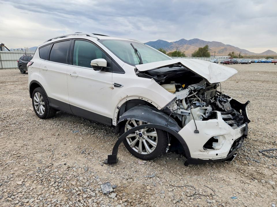 2017 Ford Escape მანქანა იყიდება აუქციონზე, vin: 1FMCU9J91HUB62576, აუქციონის ნომერი: 67099286