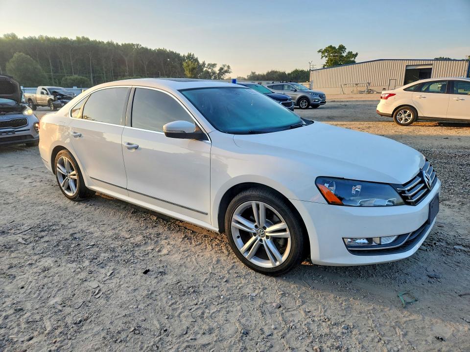 Продажа на аукционе авто 2014 Volkswagen Passat, vin: 1VWCT7A30EC043326, номер лота: 66395566