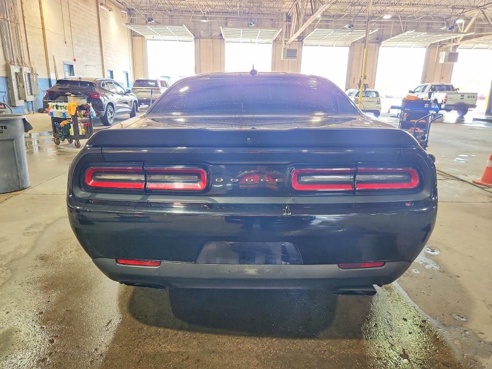 Продаж на аукціоні авто 2018 Dodge Challenger, vin: 2C3CDZBT1JH171743, номер лоту: 65367816