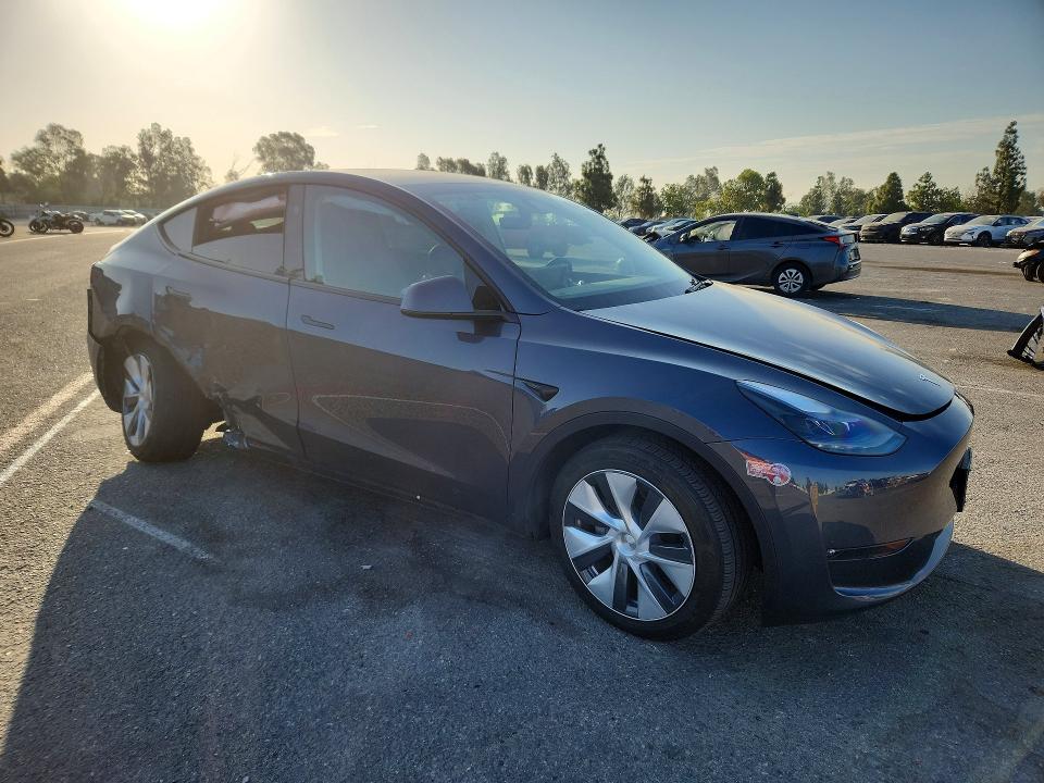 63693896 :رقم المزاد ، 7SAYGDEE6PF911250 vin ، 2023 Tesla Model Y مزاد بيع