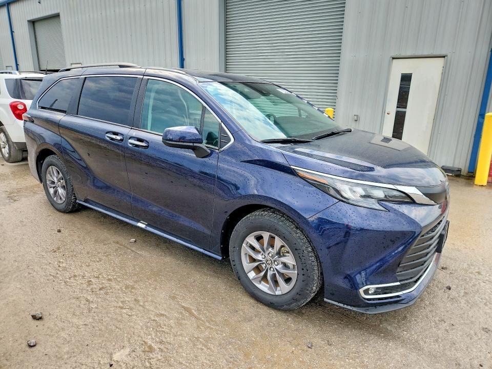 Продажа на аукционе авто 2024 Toyota Sienna, vin: 5TDYRKEC6RS206070, номер лота: 63994896