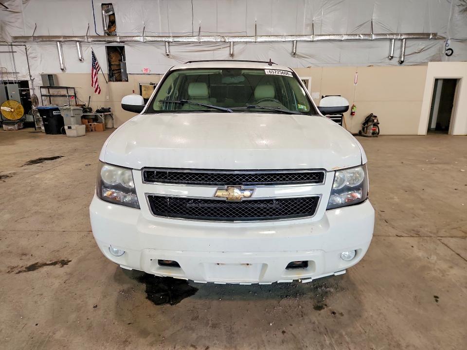 2009 Chevrolet Suburban მანქანა იყიდება აუქციონზე, vin: 1GNFK26399R243727, აუქციონის ნომერი: 65725606