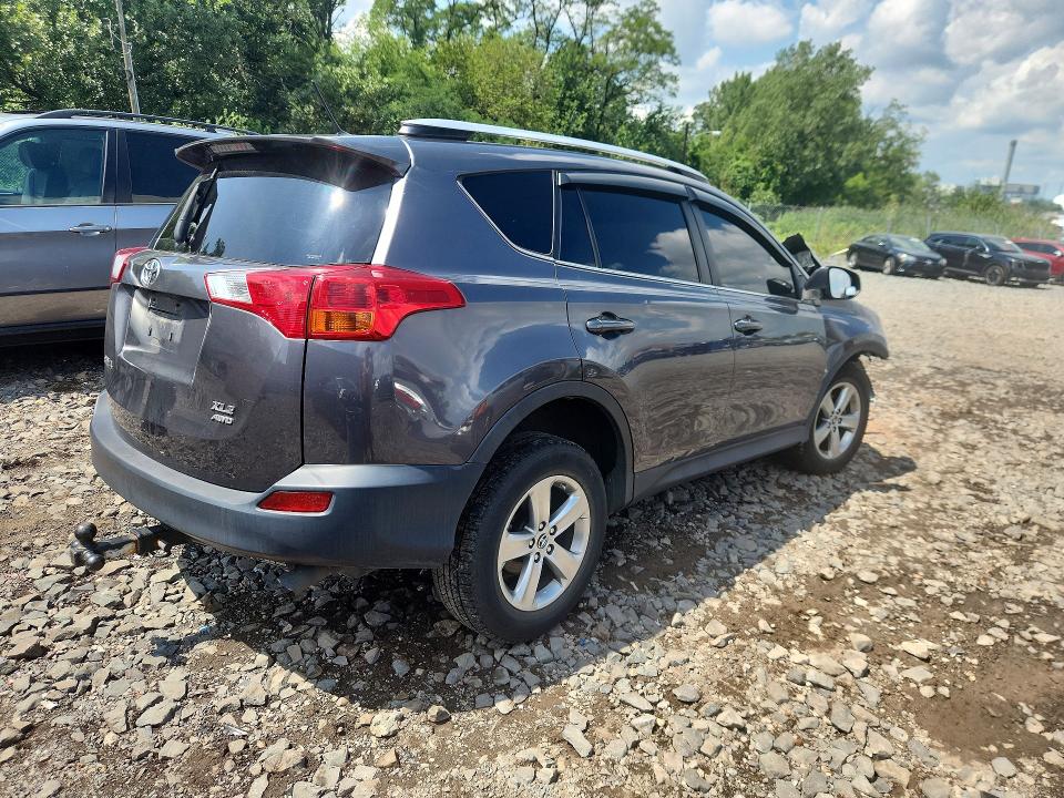Продажа на аукционе авто 2015 Toyota Rav4, vin: JTMRFREV8FJ045737, номер лота: 65404466