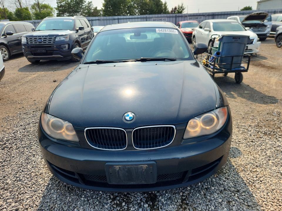 64281366 :رقم المزاد ، WBAUP7C5XBVM54305 vin ، 2011 Bmw 128 مزاد بيع