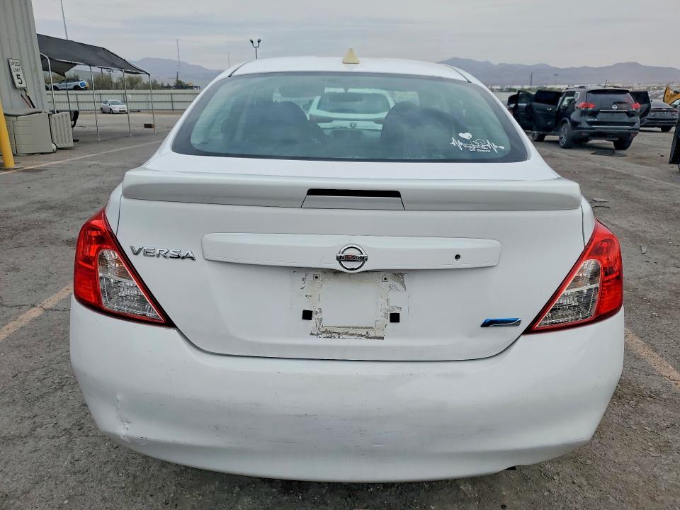 64673086 :رقم المزاد ، 3N1CN7AP0EL855619 vin ، 2014 Nissan Versa مزاد بيع