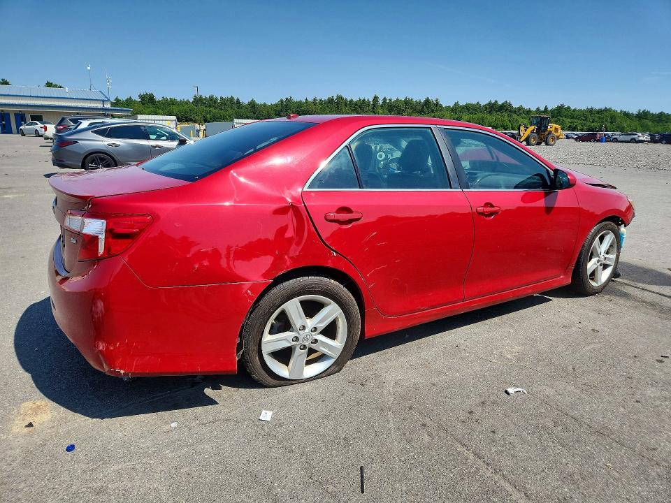 64019046 :رقم المزاد ، 4T1BF1FK8EU771324 vin ، 2014 Toyota Camry مزاد بيع