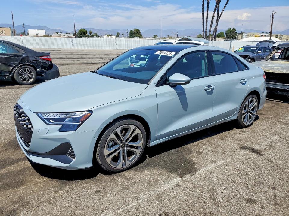 Продажа на аукционе авто 2026 Audi A3, vin: WAUGUDGY9TA031975, номер лота: 65034456