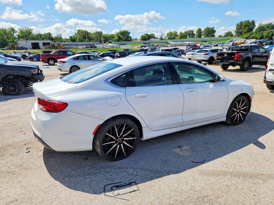64982096 :رقم المزاد ، 1C3CCCAB9FN720838 vin ، 2015 Chrysler 200 مزاد بيع