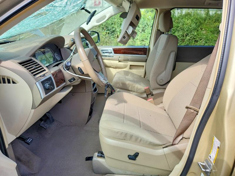 2010 Chrysler Town & Country მანქანა იყიდება აუქციონზე, vin: 2A4RR5D17AR380808, აუქციონის ნომერი: 65865196