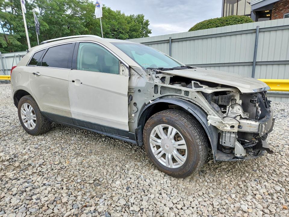 65810266 :رقم المزاد ، 3GYFNBE39ES682400 vin ، 2014 Cadillac Srx مزاد بيع