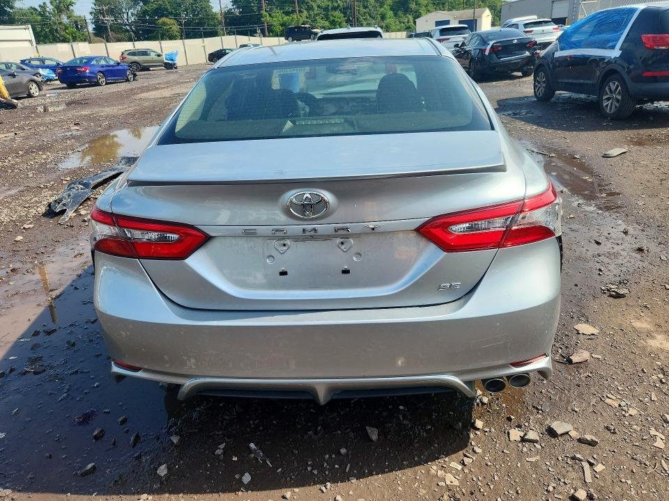 Продаж на аукціоні авто 2018 Toyota Camry, vin: JTNB11HK1J3034946, номер лоту: 65948306