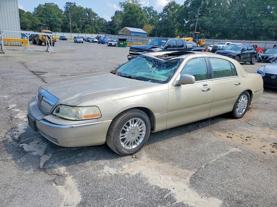 59406956 :رقم المزاد ، 1LNHM82V47Y636877 vin ، 2007 Lincoln Town Car مزاد بيع