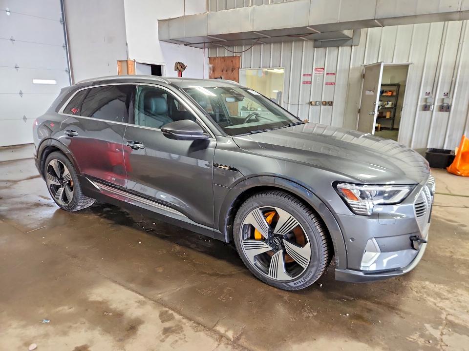 63448696 :رقم المزاد ، WA1VAAGE9KB007489 vin ، 2019 Audi E-tron مزاد بيع