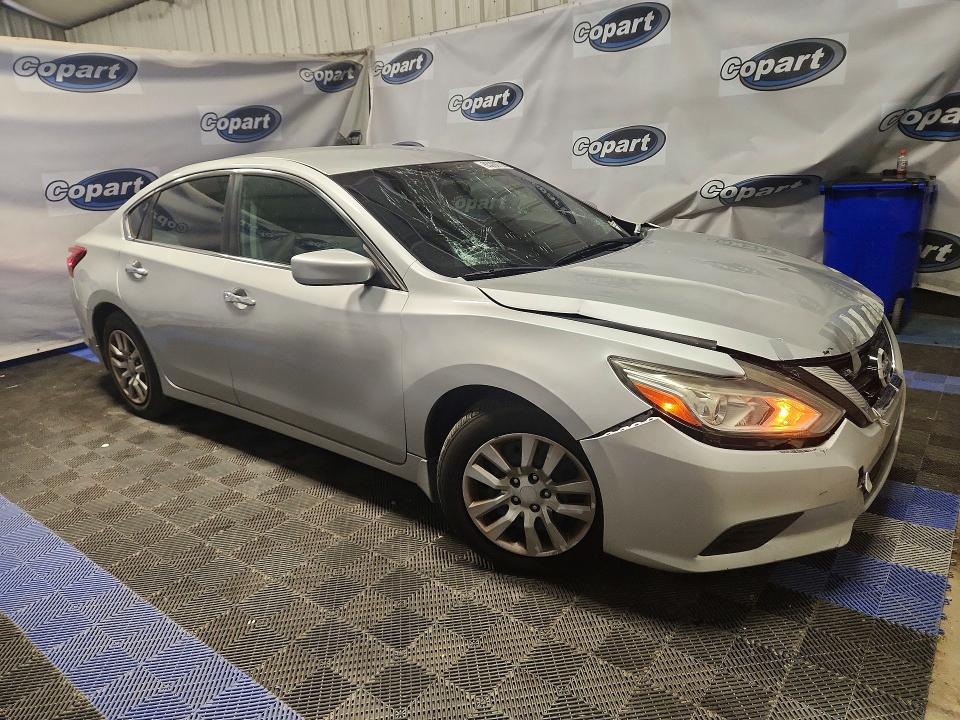 2017 Nissan Altima მანქანა იყიდება აუქციონზე, vin: 1N4AL3AP0HC268460, აუქციონის ნომერი: 65366736
