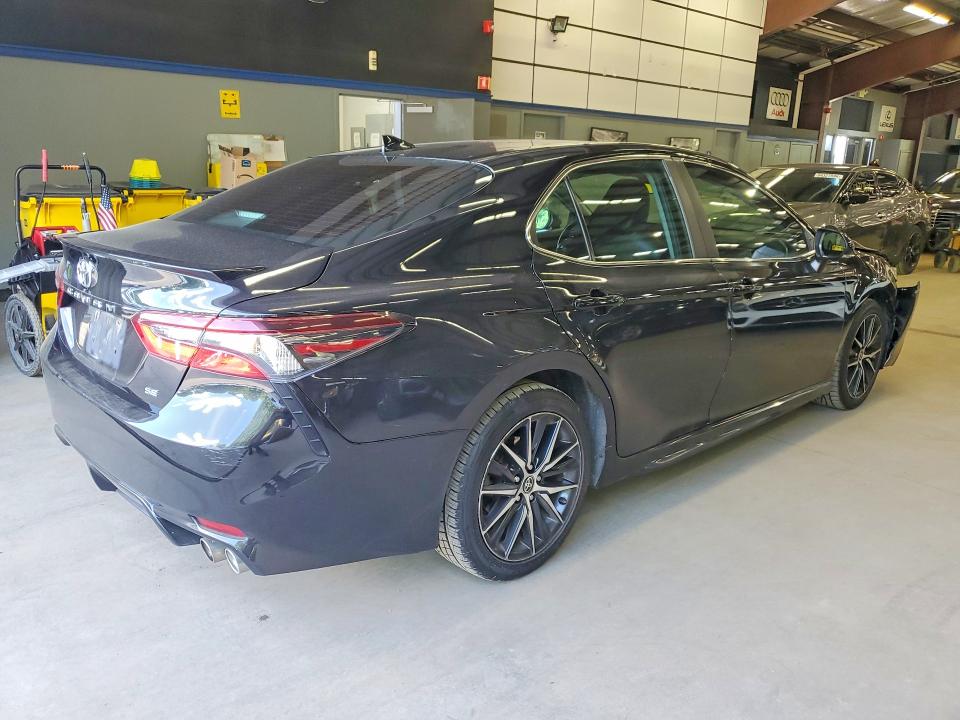 Aukcja sprzedaży 2022 Toyota Camry, vin: 4T1G11AKXNU044049, numer aukcji: 64539686
