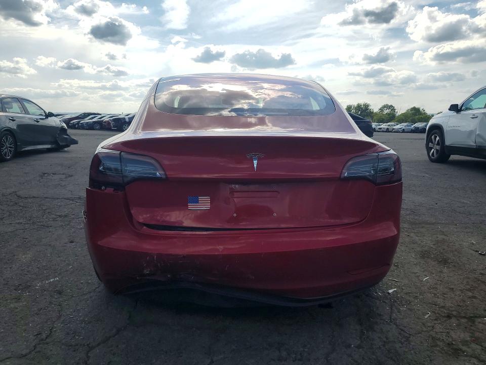 66190436 :رقم المزاد ، 5YJ3E1EAXJF027571 vin ، 2018 Tesla Model 3 مزاد بيع