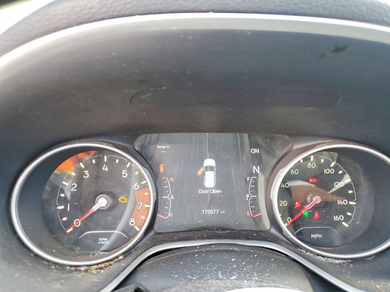 60811566 :رقم المزاد ، 3C4NJDAB1JT180359 vin ، 2018 Jeep Compass مزاد بيع
