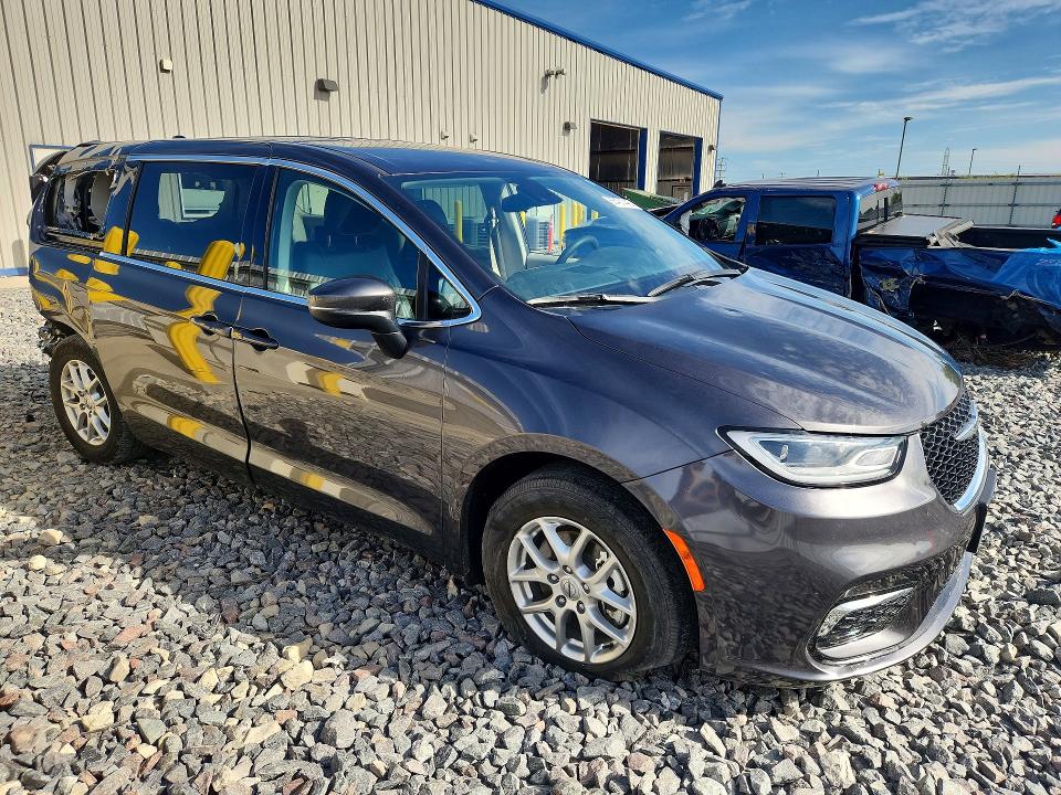 Продажа на аукционе авто 2023 Chrysler Pacifica, vin: 2C4RC1BG9PR517554, номер лота: 66421446