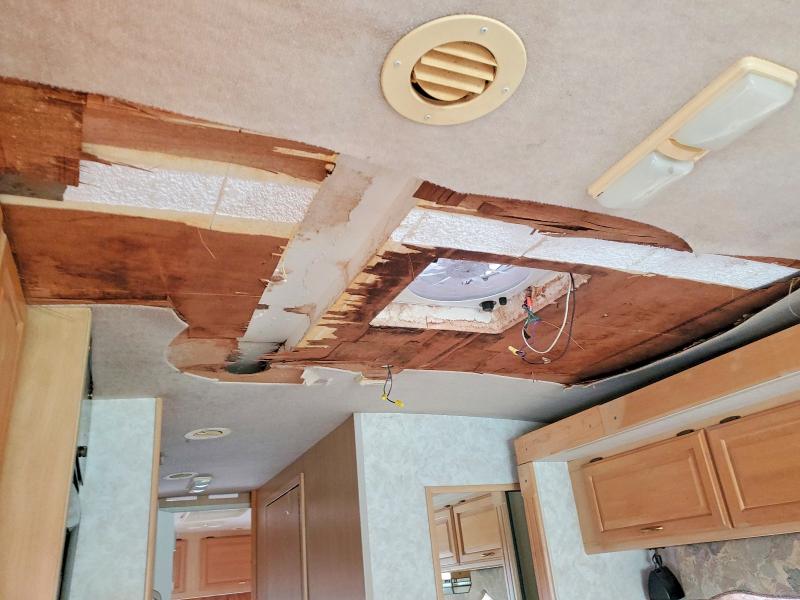 Aukcja sprzedaży 1999 Winnebago Suncruiser, vin: 3FCNF53SXXJA02149, numer aukcji: 66208876