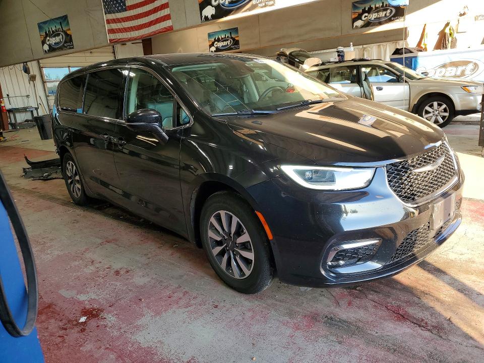 2022 Chrysler Pacifica მანქანა იყიდება აუქციონზე, vin: 2C4RC1L75NR124324, აუქციონის ნომერი: 63493646