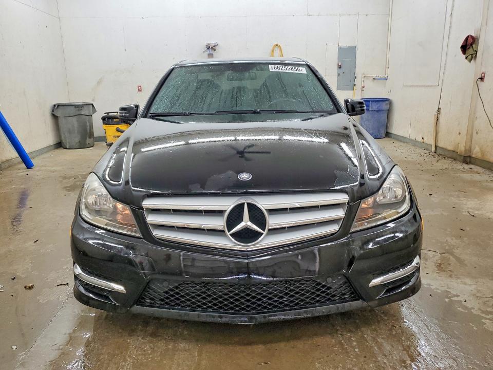 Продаж на аукціоні авто 2012 Mercedes-benz C, vin: WDDGF4HB1CR240741, номер лоту: 66255856