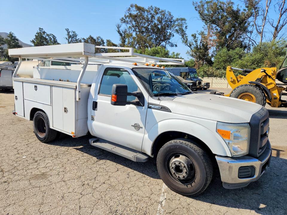 64000206 :رقم المزاد ، 1FDRF3GT8CEA08292 vin ، 2012 Ford F350 مزاد بيع