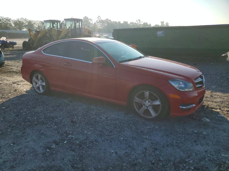 2015 Mercedes-benz C მანქანა იყიდება აუქციონზე, vin: WDDGJ4HB1FG354317, აუქციონის ნომერი: 63909946