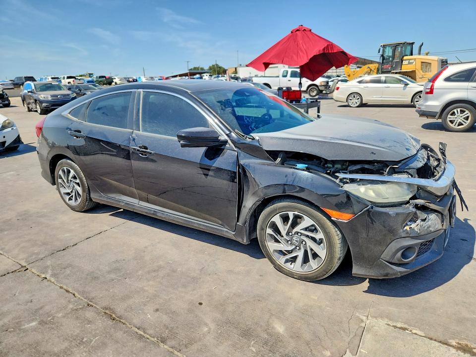 65933296 :رقم المزاد ، 19XFC2F81GE058212 vin ، 2016 Honda Civic مزاد بيع