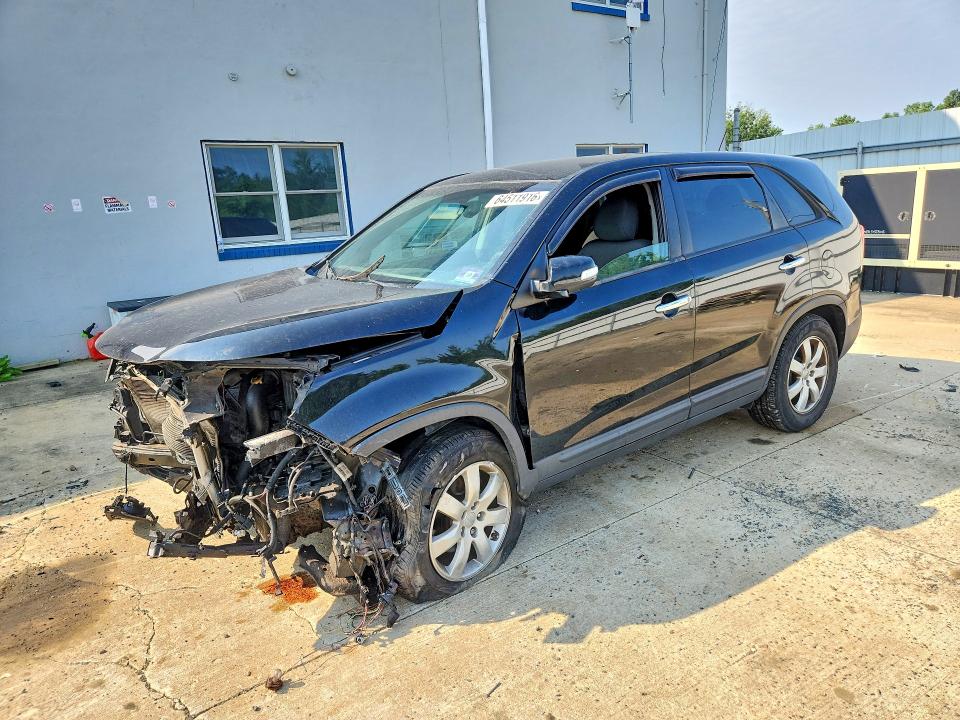 2013 Kia Sorento მანქანა იყიდება აუქციონზე, vin: 5XYKT3A19DG415004, აუქციონის ნომერი: 64511916