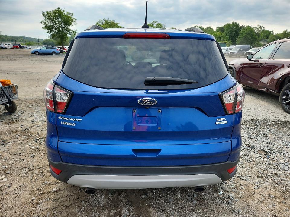 64386786 :رقم المزاد ، 1FMCU0HDXJUA21663 vin ، 2018 Ford Escape مزاد بيع