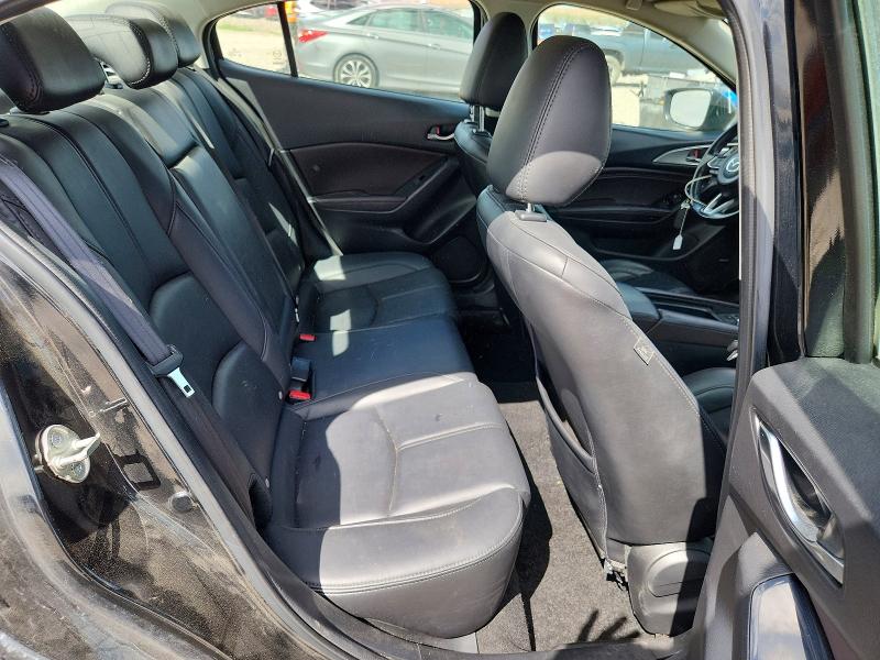 65517766 :رقم المزاد ، 3MZBN1V35JM273272 vin ، 2018 Mazda 3 مزاد بيع