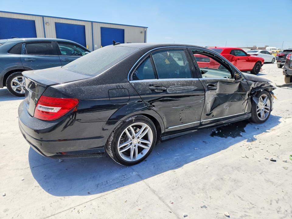2012 Mercedes-benz C მანქანა იყიდება აუქციონზე, vin: WDDGF4HB2CR238884, აუქციონის ნომერი: 65508976
