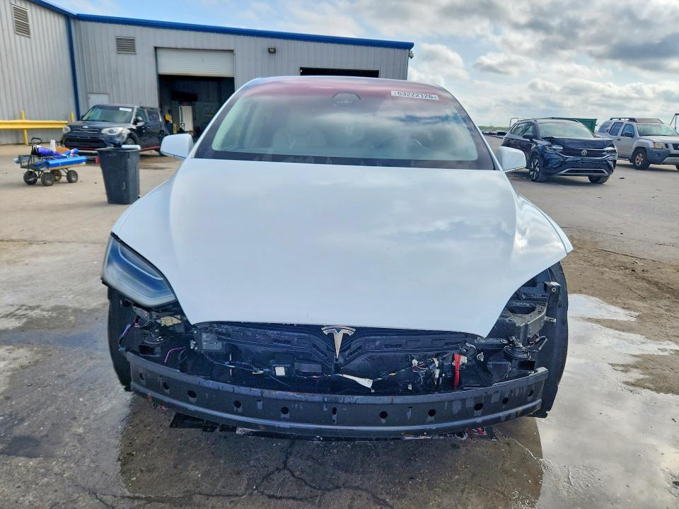 Продажа на аукционе авто 2018 Tesla Model X, vin: 5YJXCDE27JF088765, номер лота: 63222126