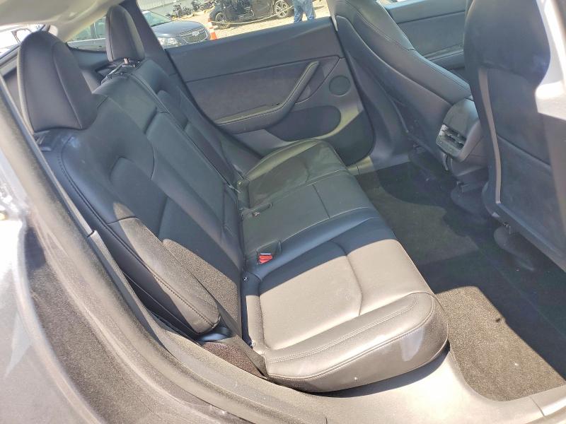 64004646 :رقم المزاد ، 5YJYGDEE1MF065456 vin ، 2021 Tesla Model Y مزاد بيع