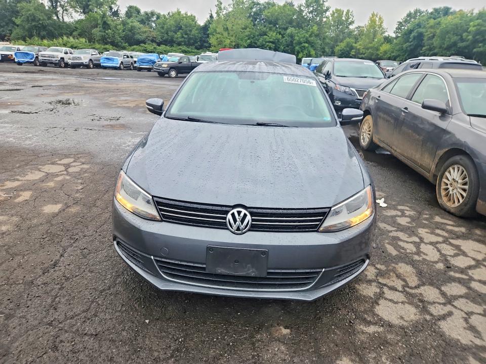 65027056 :رقم المزاد ، 3VWDP7AJ9DM363913 vin ، 2013 Volkswagen Jetta مزاد بيع