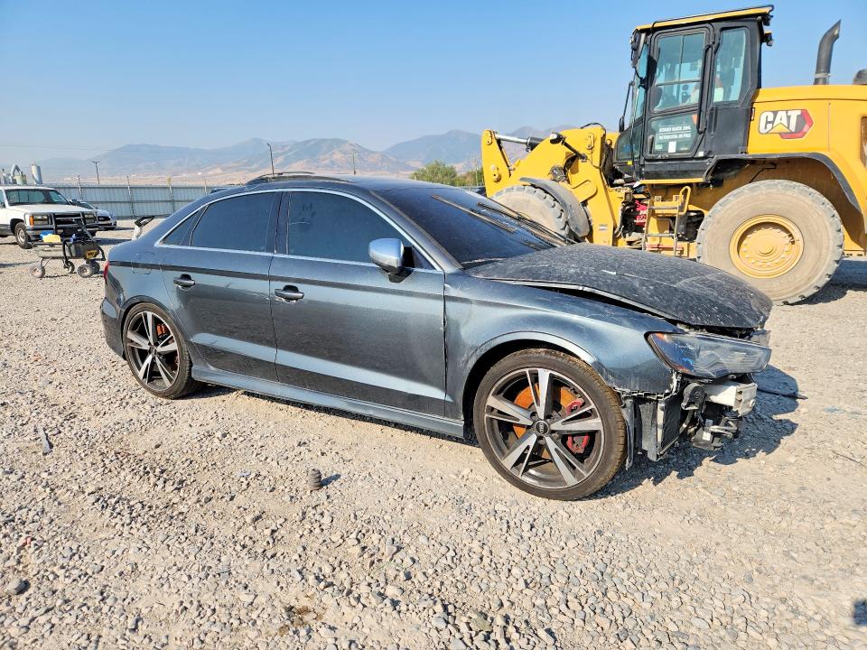 63840586 :رقم المزاد ، WAUBFGFF4F1034082 vin ، 2015 Audi S3 مزاد بيع