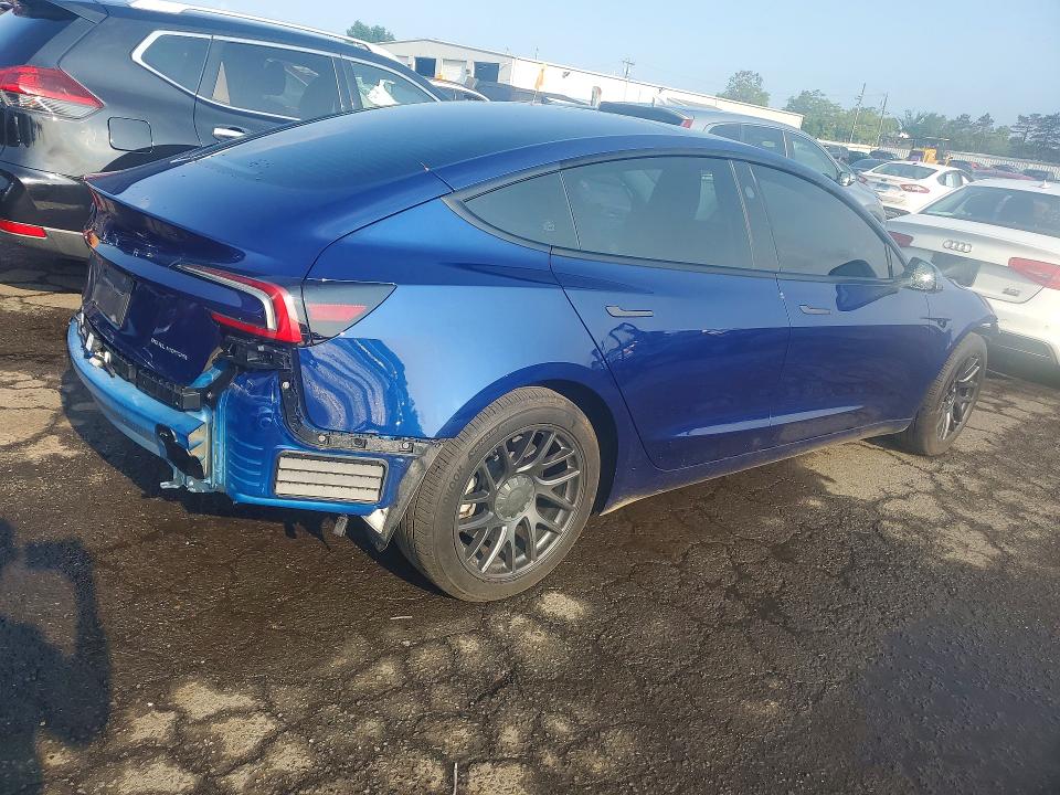 2025 Tesla Model 3 მანქანა იყიდება აუქციონზე, vin: 5YJ3E1EB5SF001812, აუქციონის ნომერი: 64311166