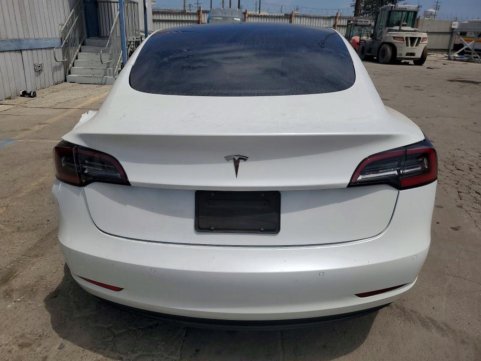 63447586 :رقم المزاد ، 5YJ3E1EA7MF067823 vin ، 2021 Tesla Model 3 مزاد بيع