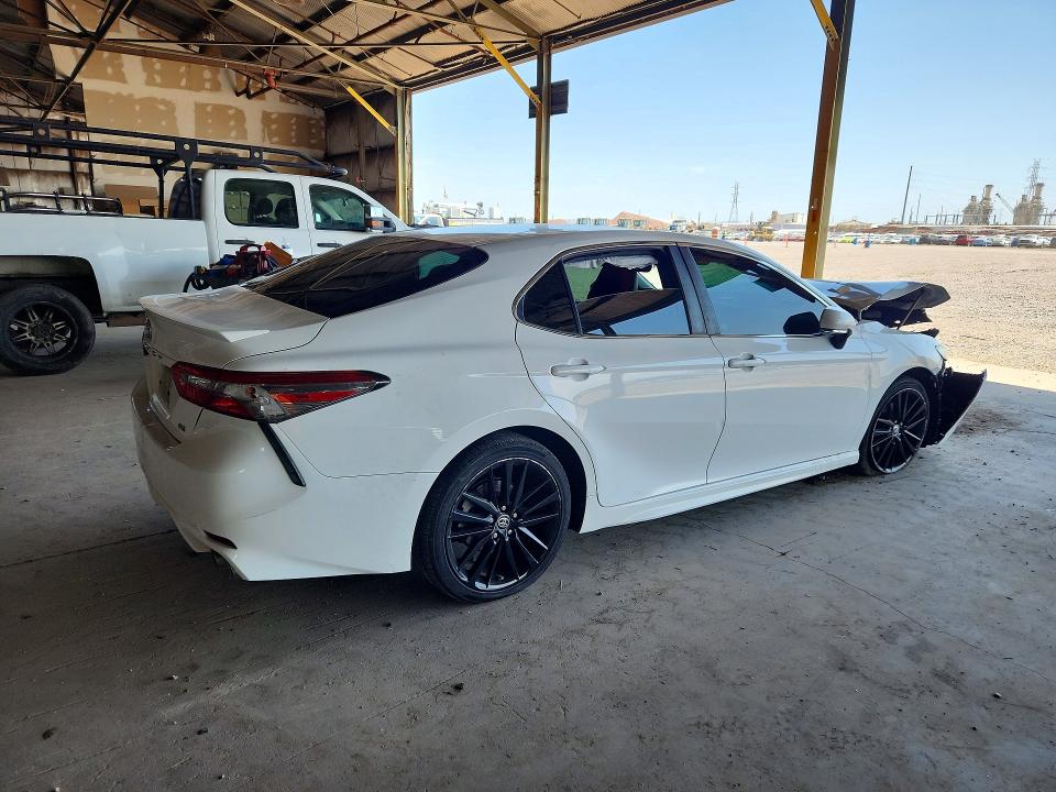 2018 Toyota Camry მანქანა იყიდება აუქციონზე, vin: 4T1B11HK9JU612883, აუქციონის ნომერი: 63730156