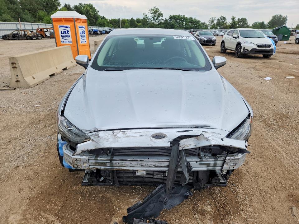 63925226 :رقم المزاد ، 3FA6P0HD0JR201613 vin ، 2018 Ford Fusion مزاد بيع