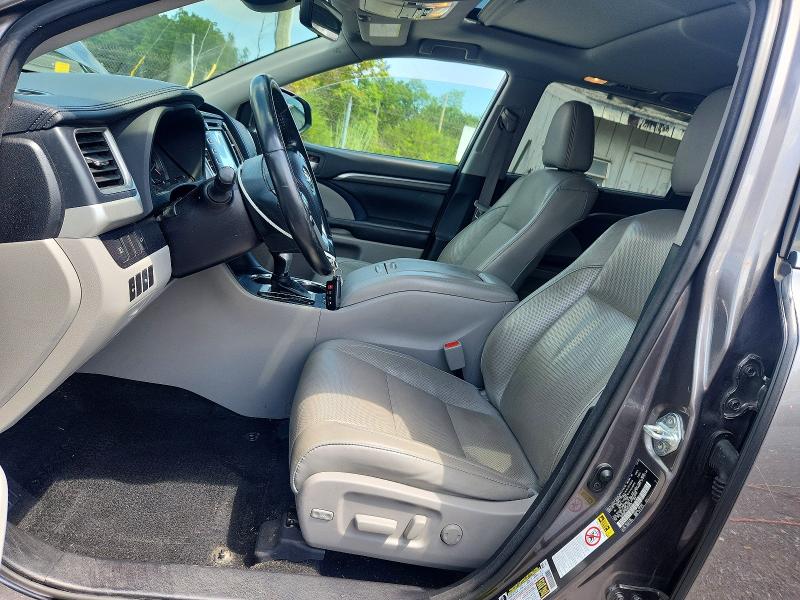 65228606 :رقم المزاد ، 5TDDGRFH3JS039209 vin ، 2018 Toyota Highlander Hybrid مزاد بيع