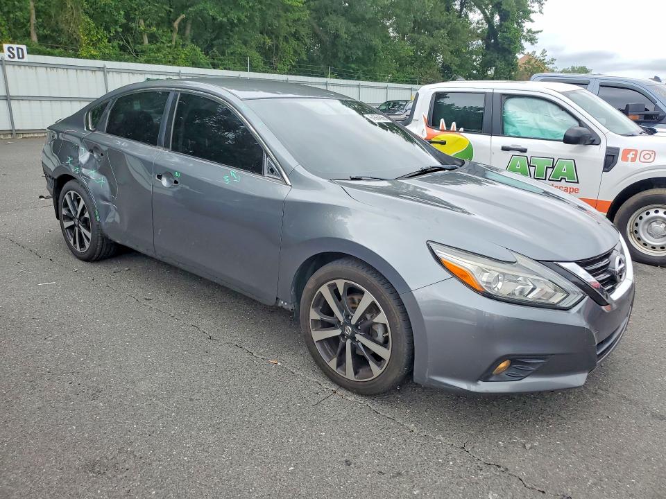 Продажа на аукционе авто 2018 Nissan Altima, vin: 1N4AL3AP1JC239782, номер лота: 64564866