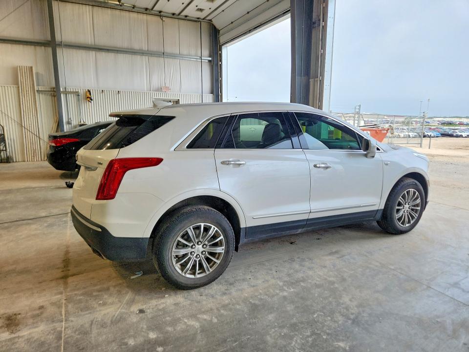 61053536 :رقم المزاد ، 1GYKNDRS1HZ146835 vin ، 2017 Cadillac Xt5 مزاد بيع